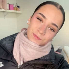 Ainhoa, Niñera o canguro en Roda de Berà