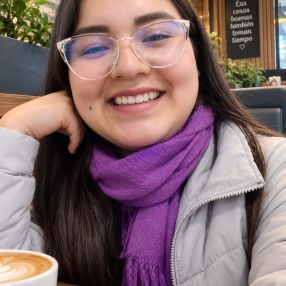 Karen, Niñera o canguro en Castellar del Vallès
