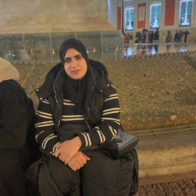 Hinda, Niñera o canguro en Pedrezuela