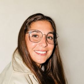 Miriam, Niñera o canguro en Oliva