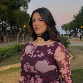 Carmen, Babysitter in La Puebla del Río