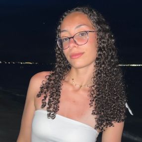 Alexandra, Niñera o canguro en Tolox