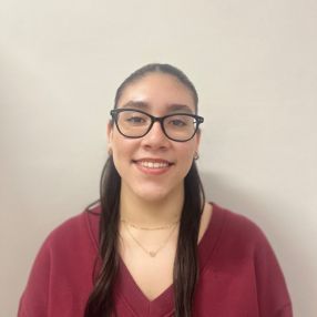 Javiera Paz, Babysitter in Lejona