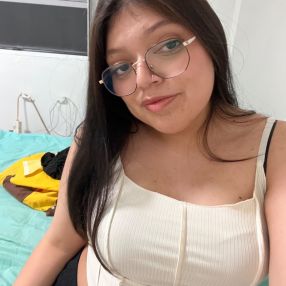 Melany, Niñera o canguro en Iniesta