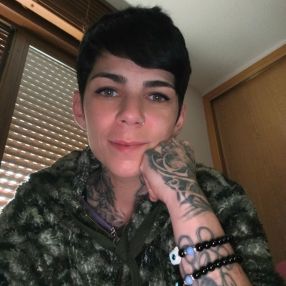 Tania Alexandra, Babysitter in Galápagos