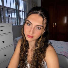 Alejandradona, Babysitter in Almensilla