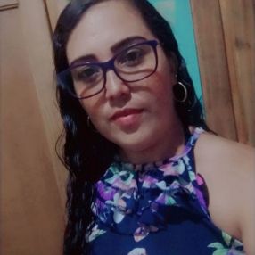 Danielly, Niñera o canguro en Noia
