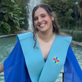 Esther, Niñera o canguro en Betxí
