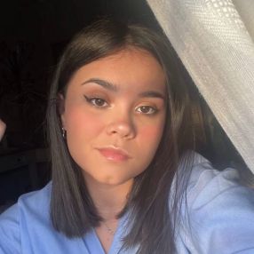 Lorena, Babysitter in La Solana