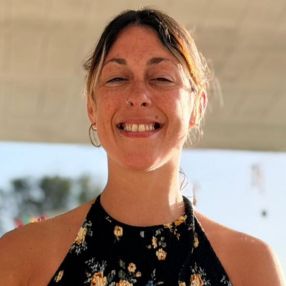 Denise, Niñera o canguro en Costitx
