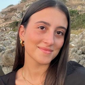 Lucía, Babysitter in Porriño