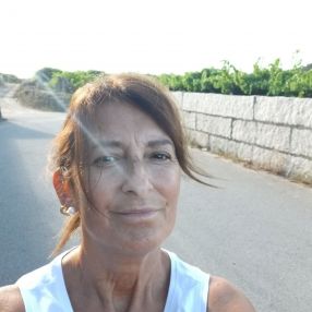 Monchi, Niñera o canguro en Cambados