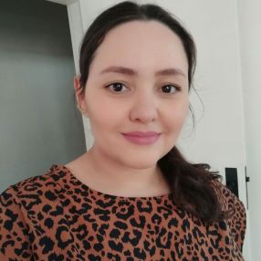 Fernanda, Niñera o canguro en Burjasot