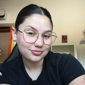 Sara, Niñera o canguro en Puebla de Vallbona