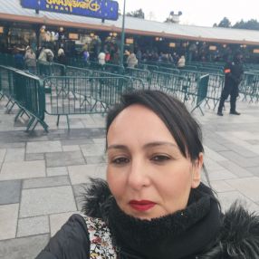 Macarena, Babysitter in Bormujos