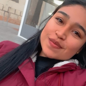 Yesenia, Niñera o canguro en Almoradí