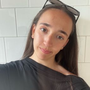 Noèlia, Babysitter in La Pobla de Montornès