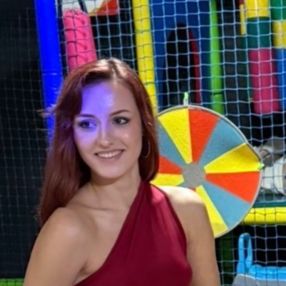 Shira, Niñera o canguro en Vallirana