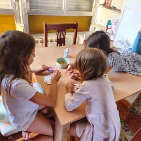 Dorka, Familia en Torrelavega