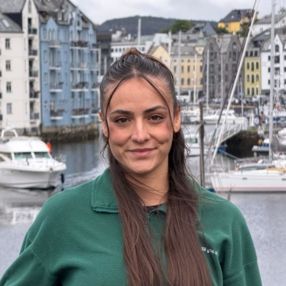 Nuria, Niñera o canguro en Oia