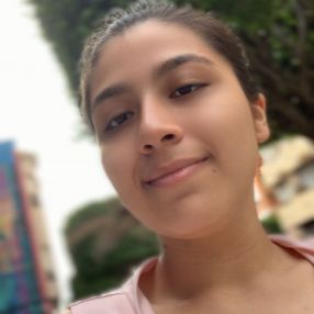 Gabriela, Niñera o canguro en Jacarilla
