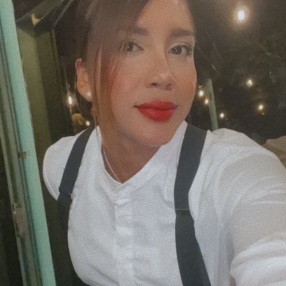 Mileydi, Babysitter in Eivissa