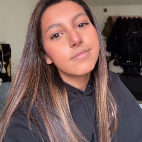 Sara, Niñera o canguro en Asteasu