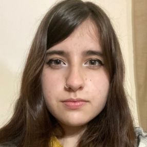 Rebeca, Niñera o canguro en Velada