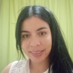 Freddlyng alexandra, Niñera o canguro en Liria