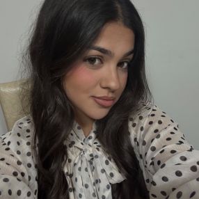 Alejandra, Niñera o canguro en La Algaba