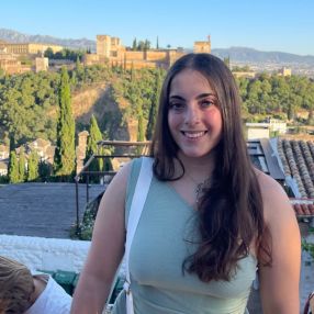 Eva, Babysitter in Paracuellos de Jarama