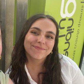 Lucía, Niñera o canguro en Gondomar