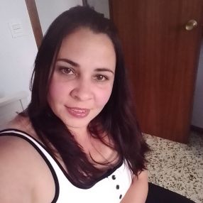Yaimara, Niñera o canguro en Mazarrón