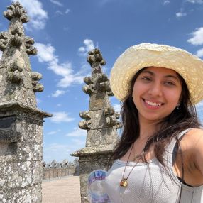 Lucero, Babysitter in Cartaya