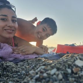 Victoria, Babysitter in La Linea de la Concepción