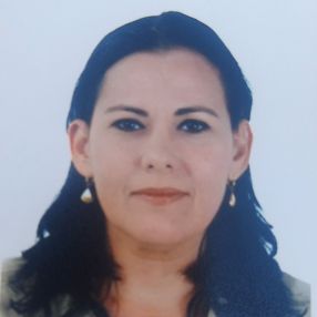 Ana Julia, Niñera o canguro en Puzol
