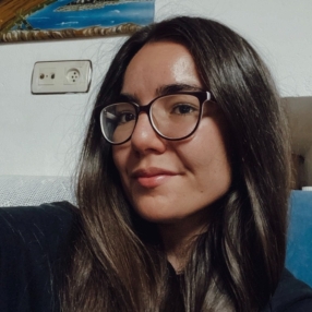 Ariadna, Babysitter in Salamanca