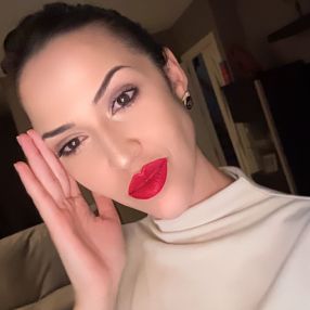 Cindy Vitoria, Babysitter in Meco