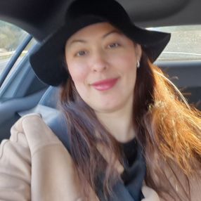 Amal, Babysitter in Pals