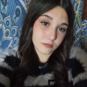 Nidia, Niñera o canguro en El Parador de las Hortichuelas