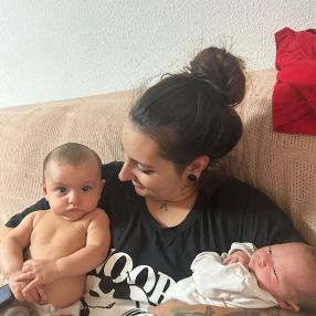 Ainur, Babysitter in Cáceres