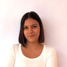 Nerea, Niñera o canguro en Arahal