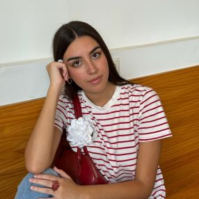 Gemma, Babysitter in Burjasot