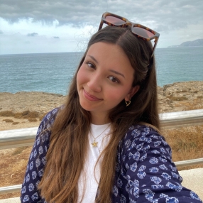 Nerea, Niñera o canguro en Mos