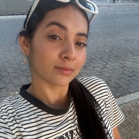 Shelssy, Niñera o canguro en Aznalcóllar