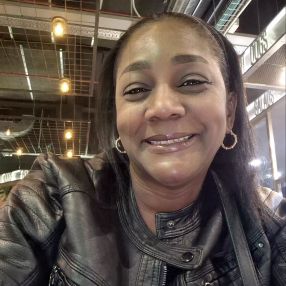 Ruby, Babysitter in Baracaldo