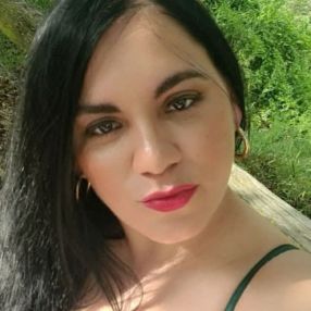 Clara rosa, Niñera o canguro en Tàrrega
