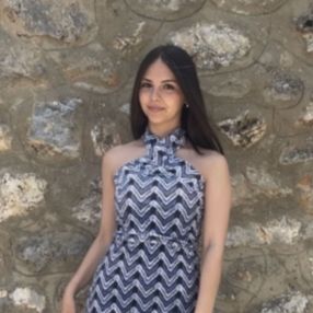 Ariadna, Niñera o canguro en Parauta