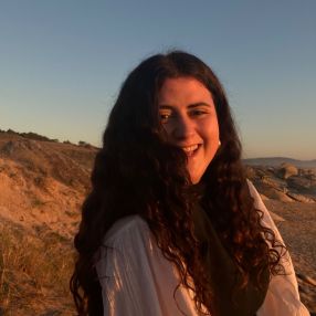 Sara, Niñera o canguro en Rianxo