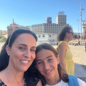Amalia, Babysitter in San Roque
